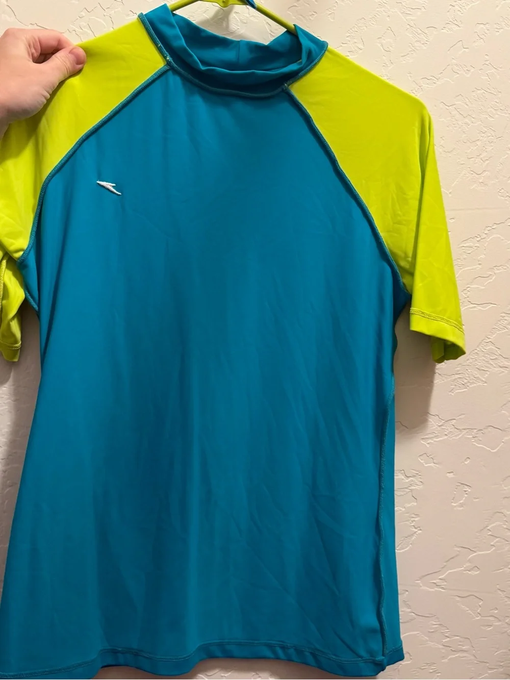 Speedo Men’s Teal and Lime Raglan Short-Sleeve Swim Rash Guard